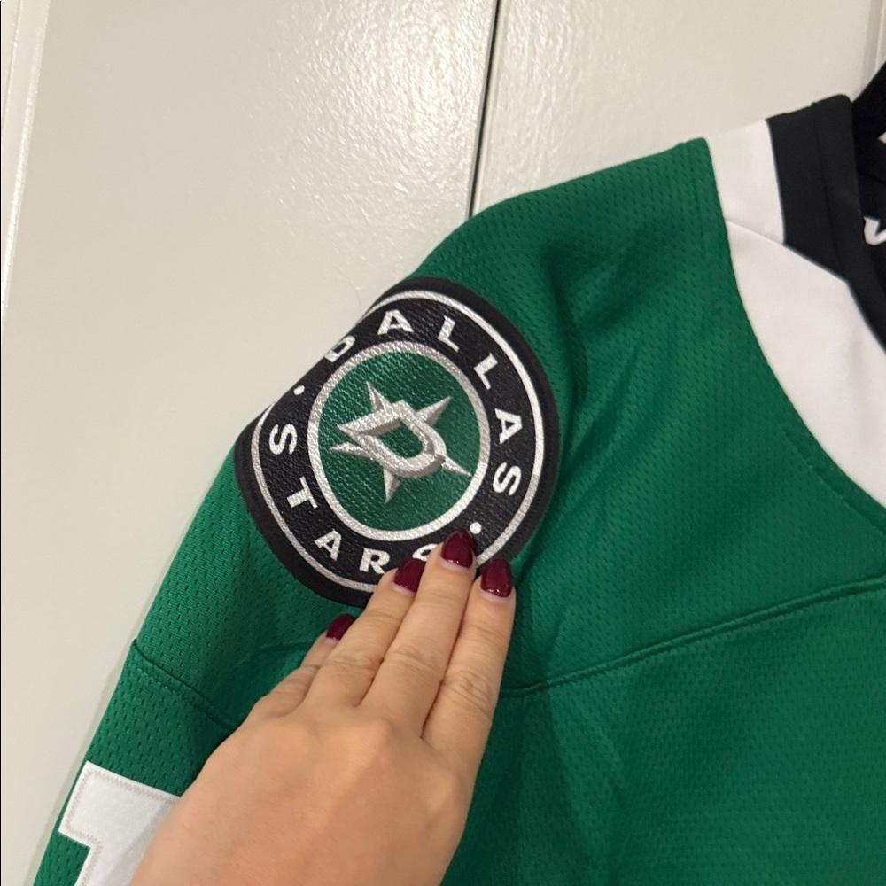 Fanatics Green NHL Licensed Jersey for Logan Stankoven Dallas Stars - Picture 7 of 14